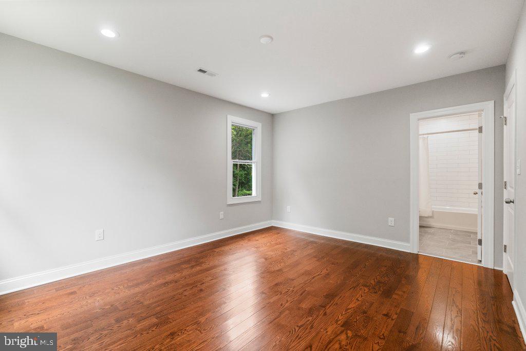 3456 Halcyon Road Stevenson, MD 21153 - Photo 28 of 39 Bedroom 3 with Attached Bathroom