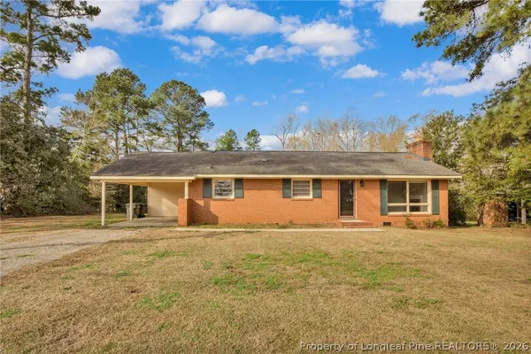$1,400 | 409 College Drive, Raeford, NC 28376