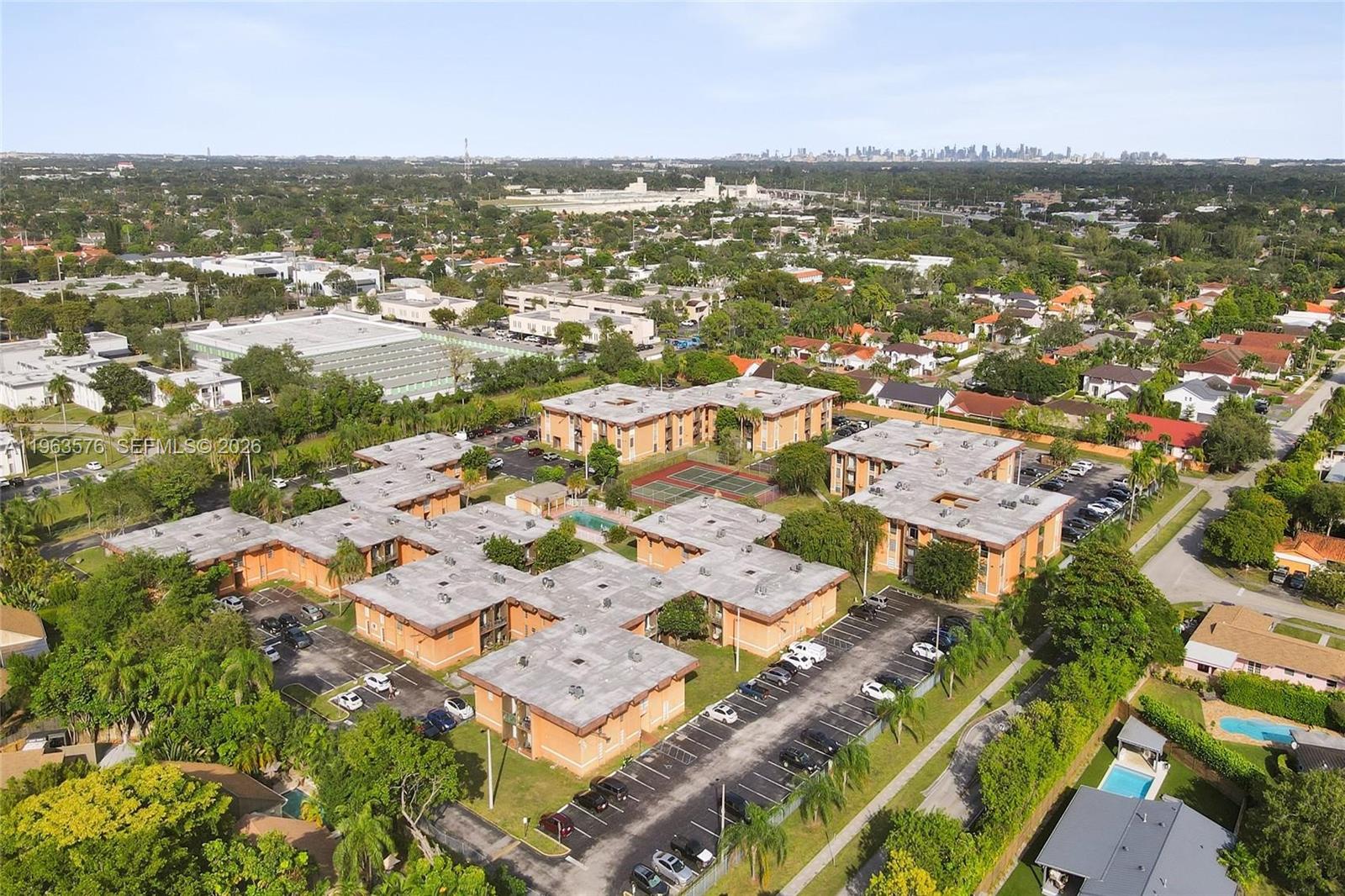 9459 Southwest 76th Street, Unit R7 Miami, FL 33173 - Photo 16 of 21