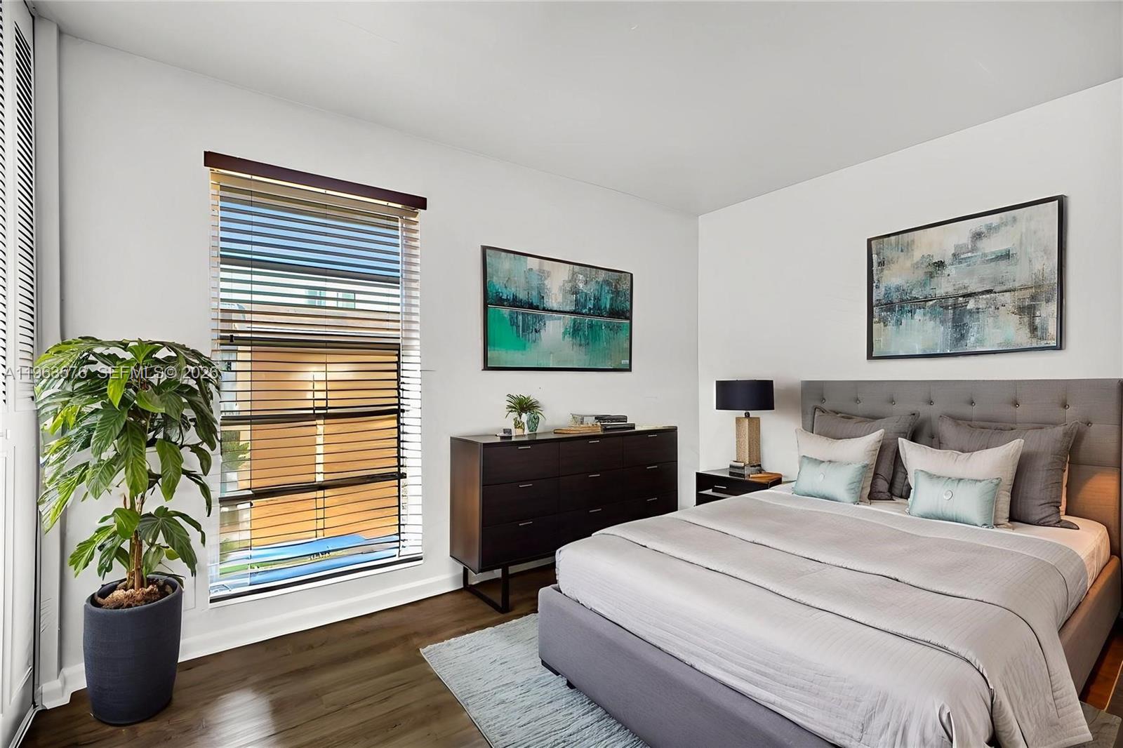 9459 Southwest 76th Street, Unit R7 Miami, FL 33173 - Photo 4 of 21