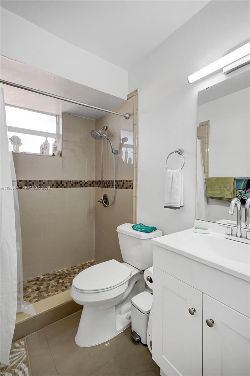 9459 Southwest 76th Street, Unit R7 Miami, FL 33173 - Photo 8 of 21