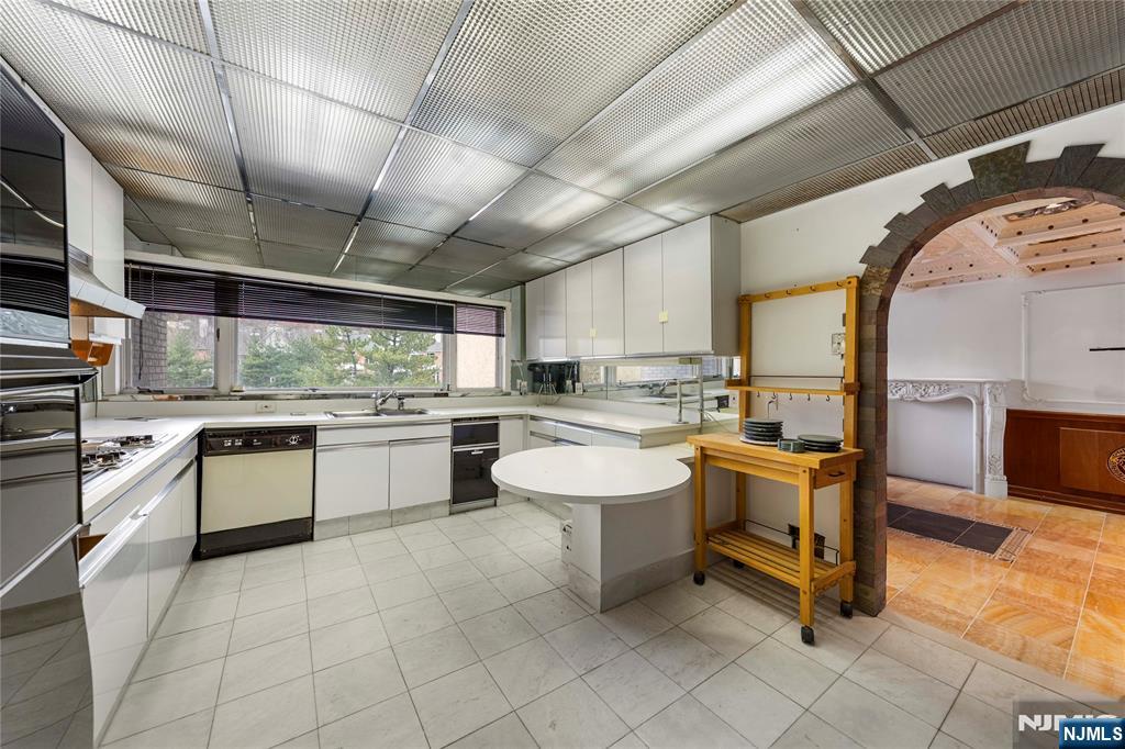 1225 River Road, Unit 7D Edgewater, NJ 07020 - Photo 31 of 41