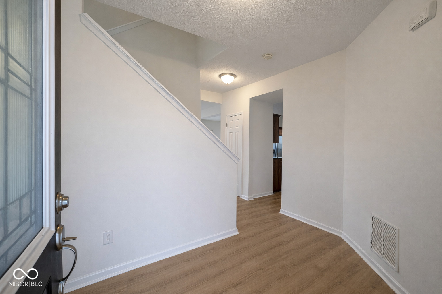 2363 Shadow Bend Drive Columbus, IN 47201 - Photo 4 of 27