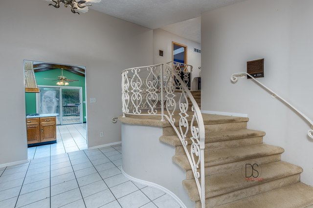 2531 East 1669th Road Ottawa, IL 61350 - Photo 2 of 41