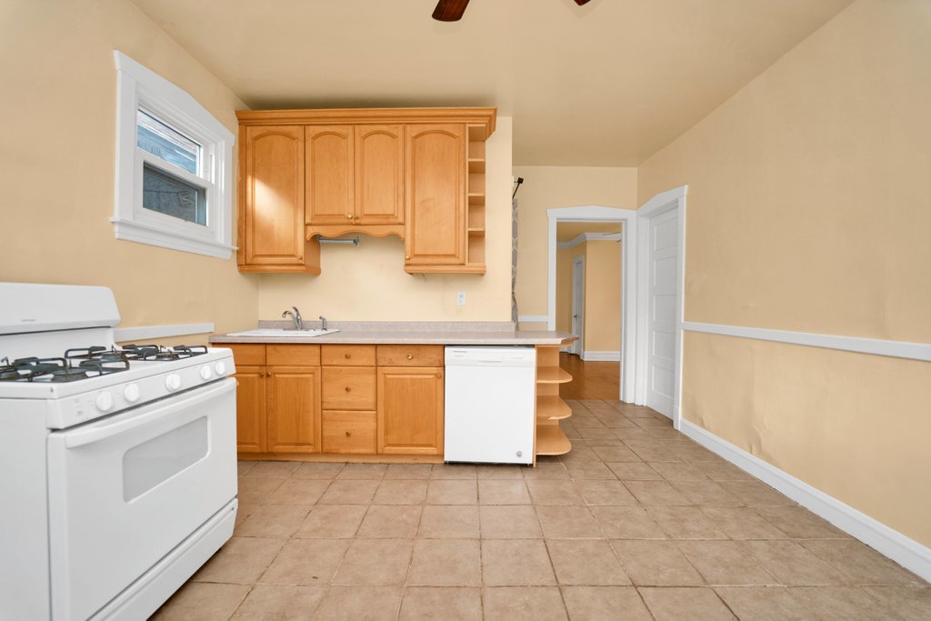 1336 Grove Avenue Berwyn, IL 60402 - Photo 11 of 30