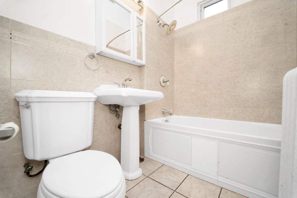 1336 Grove Avenue Berwyn, IL 60402 - Photo 7 of 30