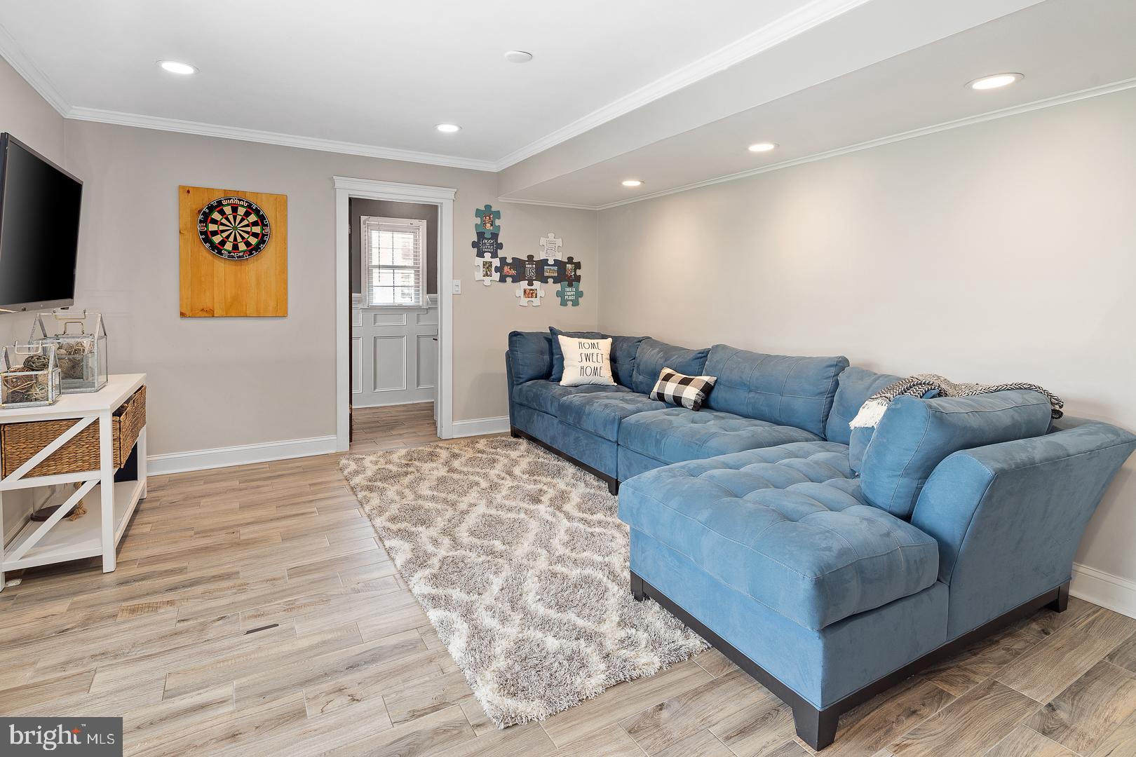 8 Valley Road Hamilton, NJ 08690 - Photo 20 of 31 a living room with furniture and a flat screen tv