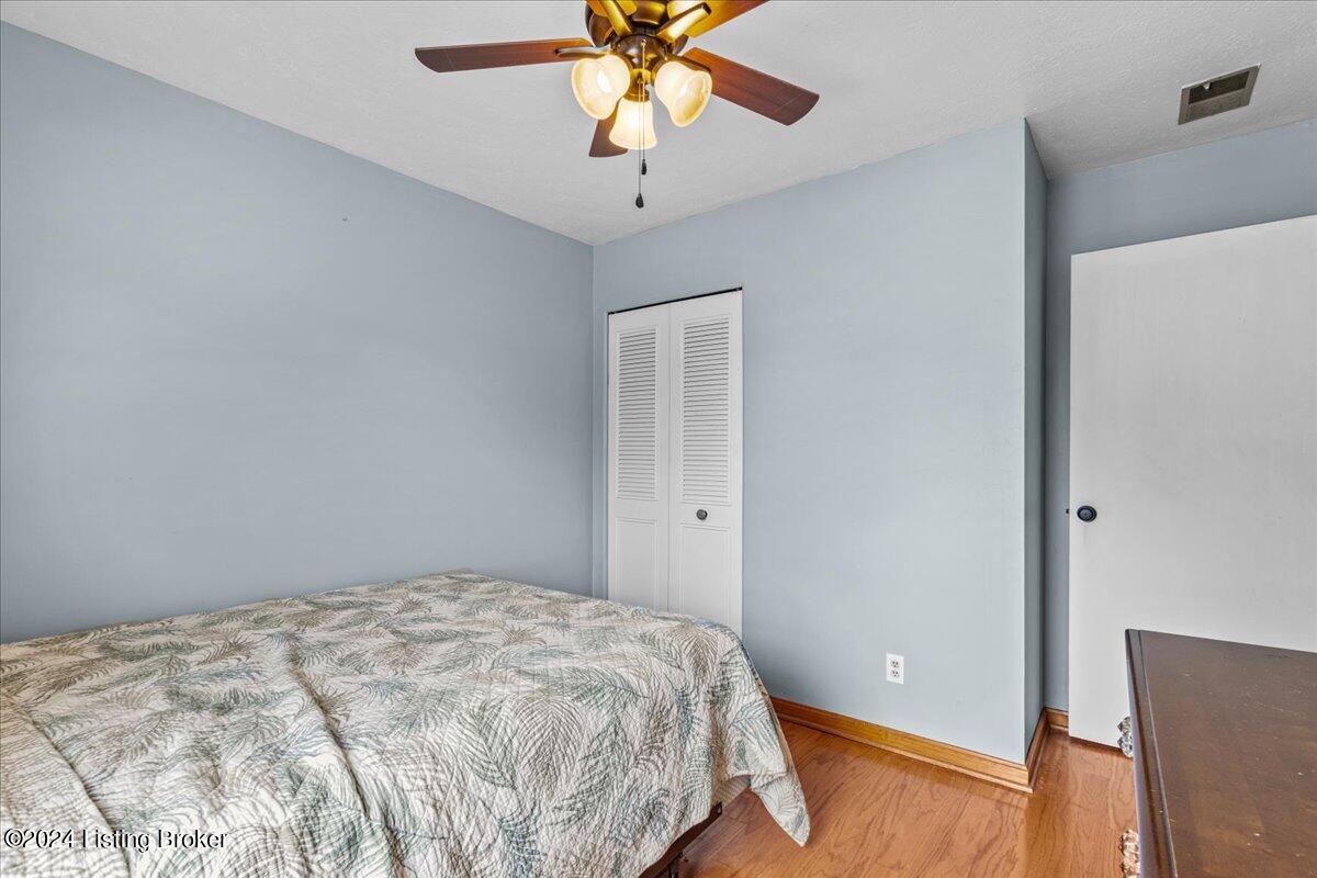 6810 Barfield Road Louisville, KY 40258 - Photo 17 of 30 17-696A1307