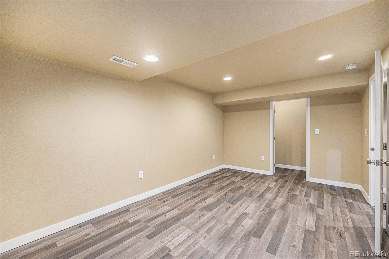 6876 Edgewood Way Highlands Ranch, CO 80130 - Photo 25 of 33 Gallery Image 25