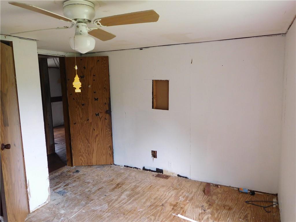 142 Ellis Road Southeast Rome, GA 30161 - Photo 15 of 19 a view of empty room with ceiling fan