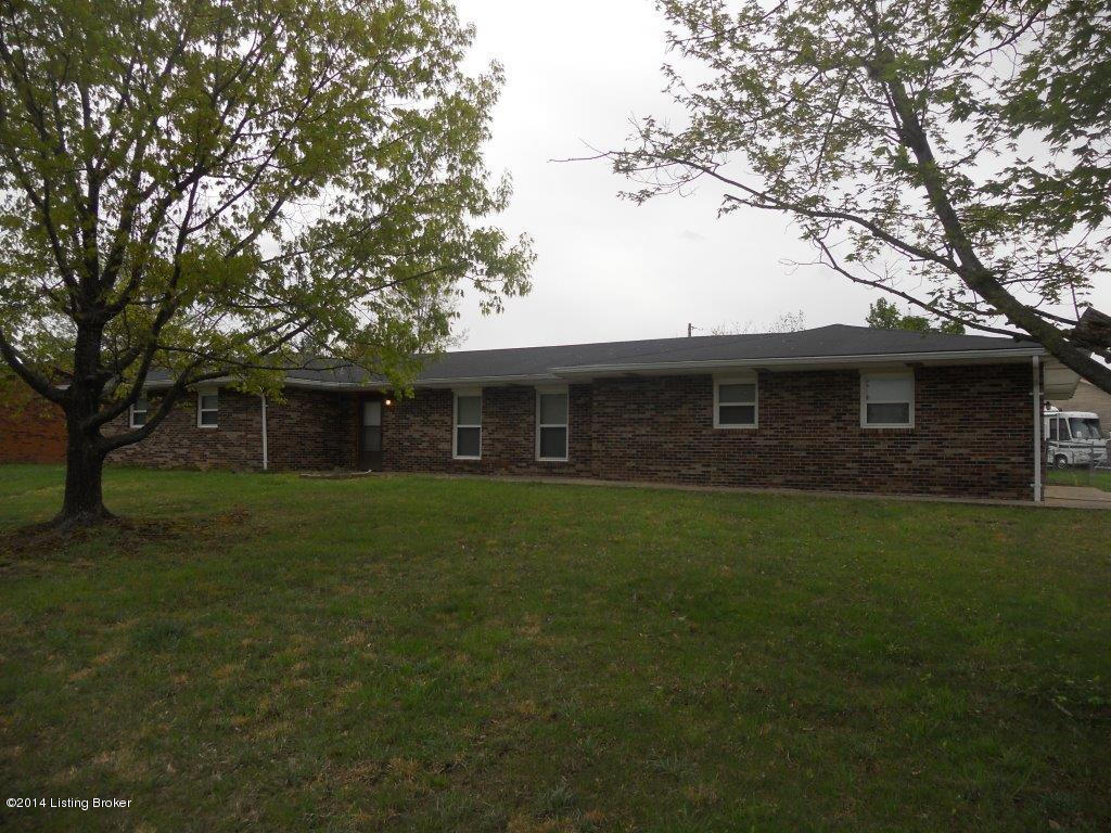 880 Cheyenne Road Radcliff, KY 40160 - Photo 4 of 47 DSCN2077