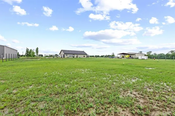 $275,000 | 293 Private Road, Honey Grove, TX 75446