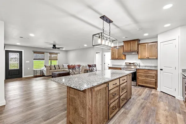 $275,000 | 293 Private Road, Honey Grove, TX 75446