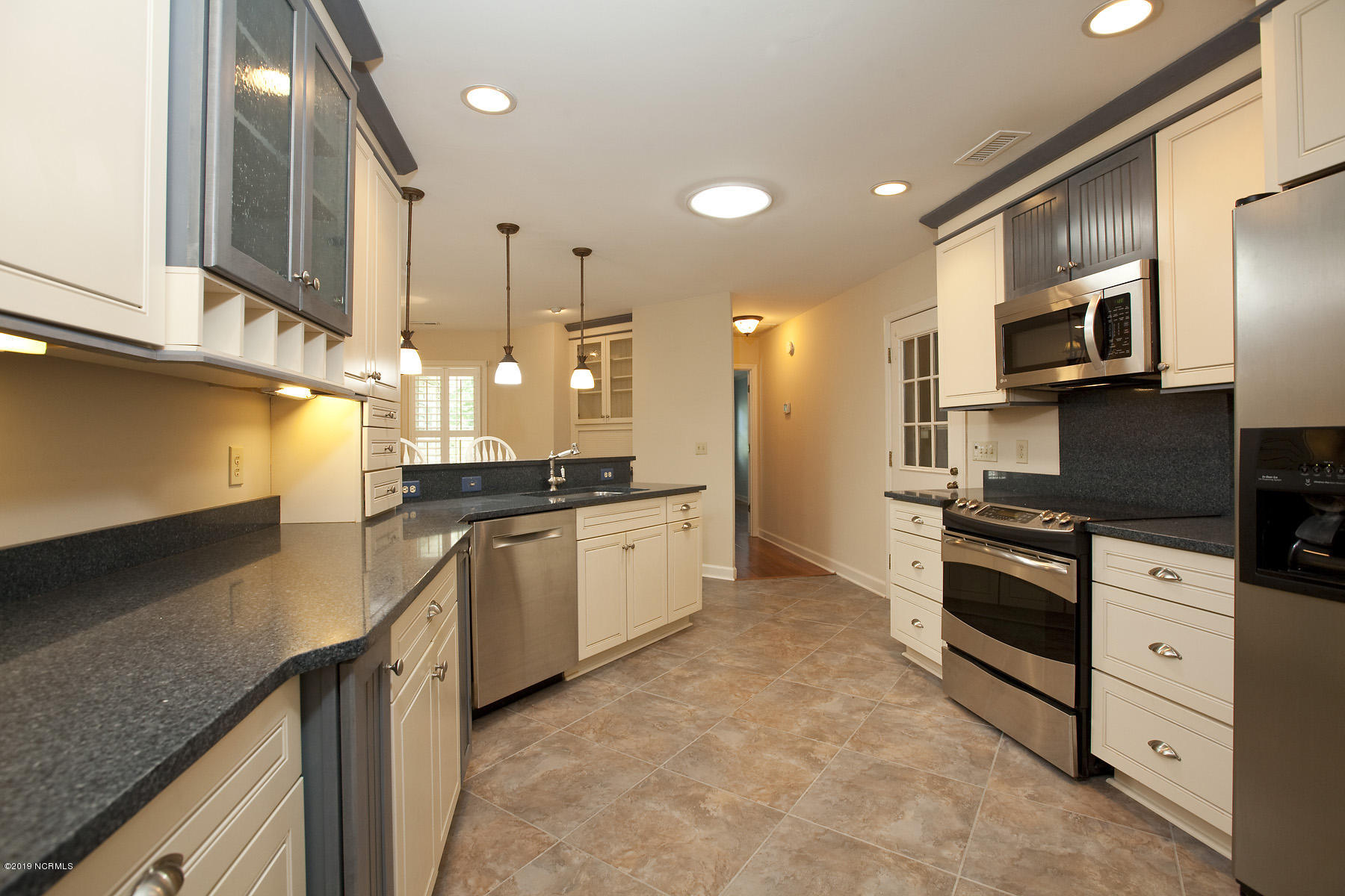 1509 Grove Point Road Wilmington, NC 28409 - Photo 8 of 37 grove point 1509 5kit shane_0416