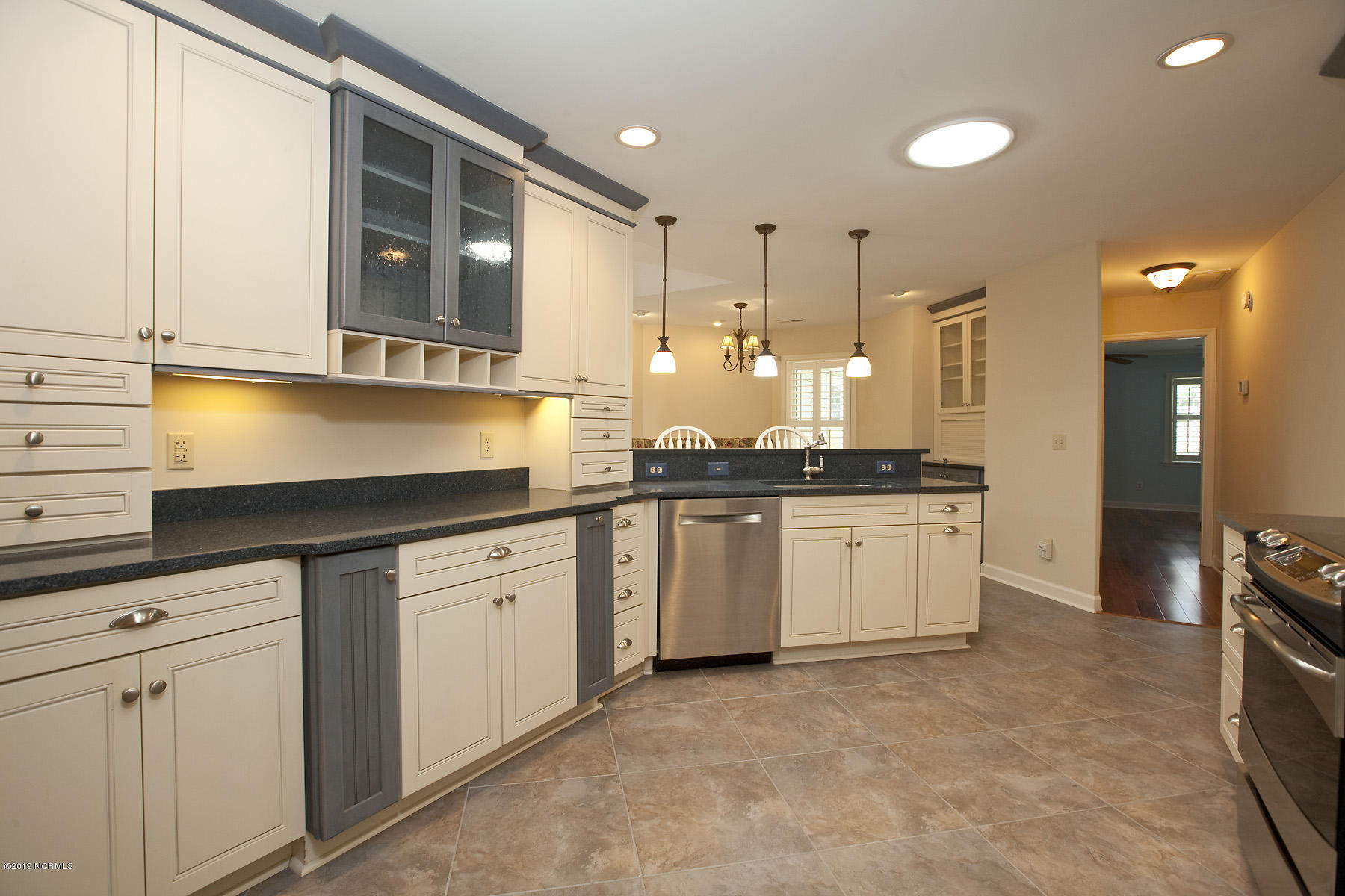 1509 Grove Point Road Wilmington, NC 28409 - Photo 9 of 37 grove point 1509 5kit shane_0418