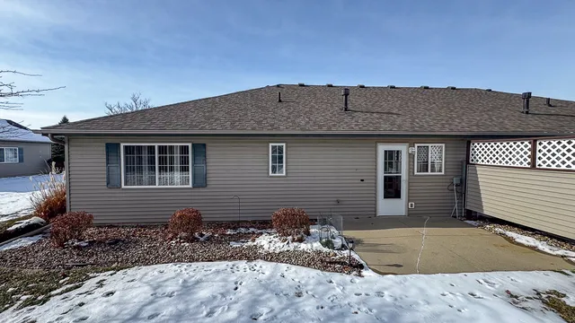 $239,500 | 1313 Inglewood Circle, Bloomington, IL 61704