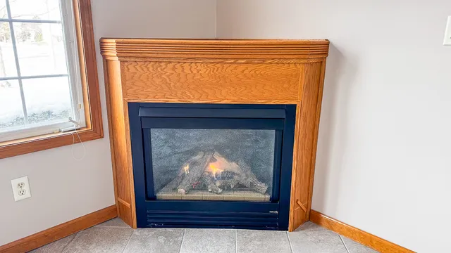 a view of a livingroom with furniture and windows