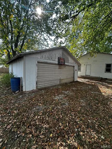 $30,000 | 111 South Elm Street, Nokomis, IL 62075