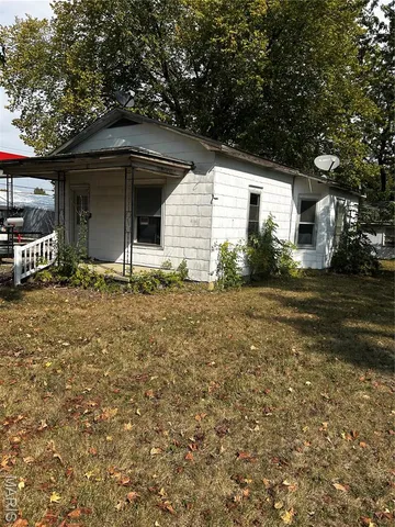 $30,000 | 111 South Elm Street, Nokomis, IL 62075