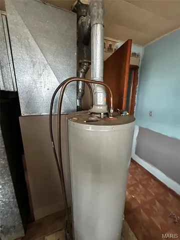 $30,000 | 111 South Elm Street, Nokomis, IL 62075