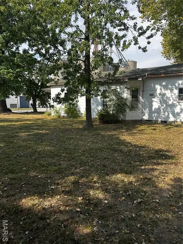 $30,000 | 111 South Elm Street, Nokomis, IL 62075