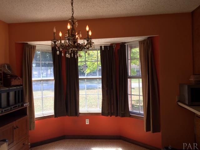 6506 Oakcrest Road Milton, FL 32570 - Photo 10 of 22 Gallery Image 10
