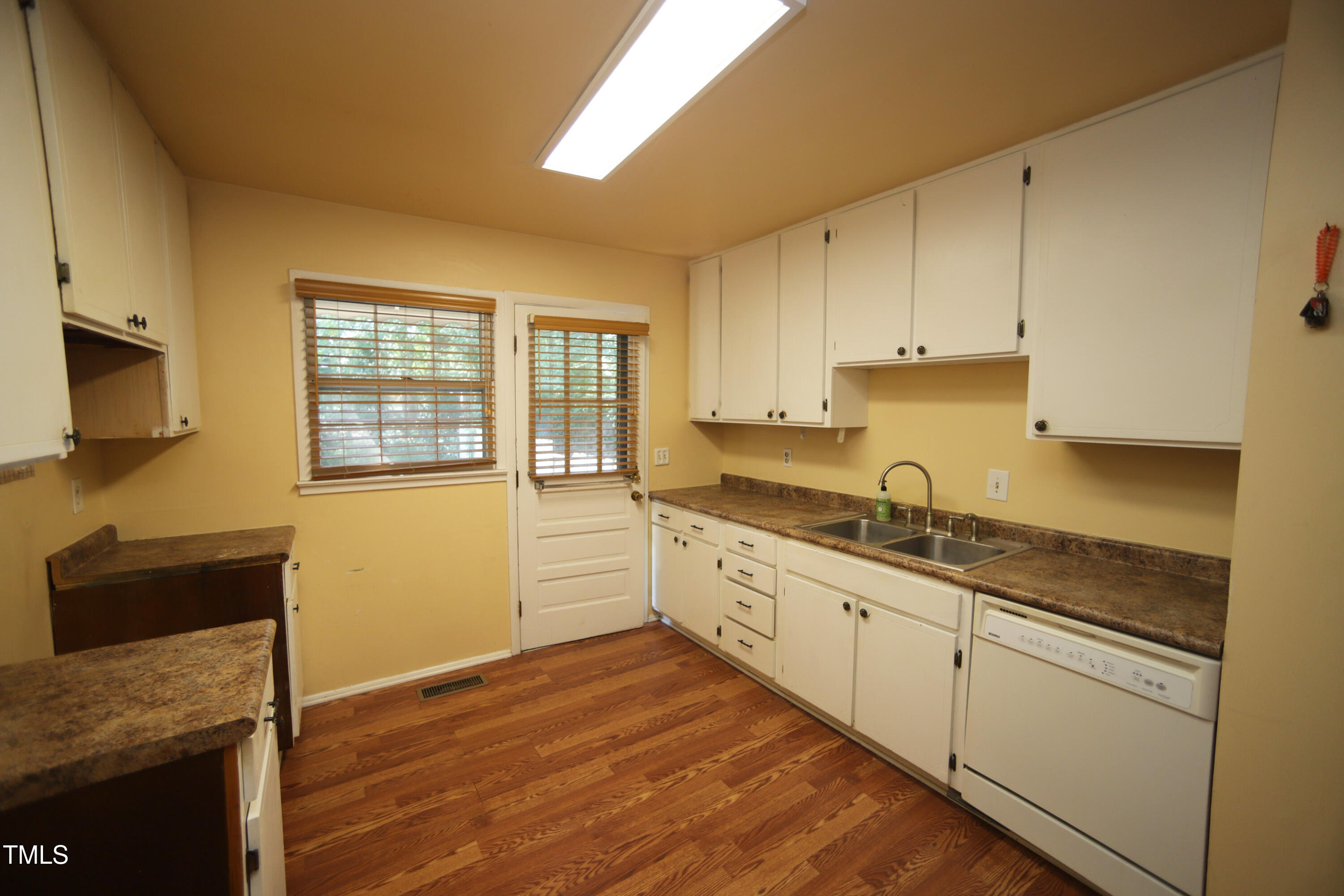 5617 Rangeley Drive Raleigh, NC 27609 - Photo 3 of 18 5617 Rangeley DrE