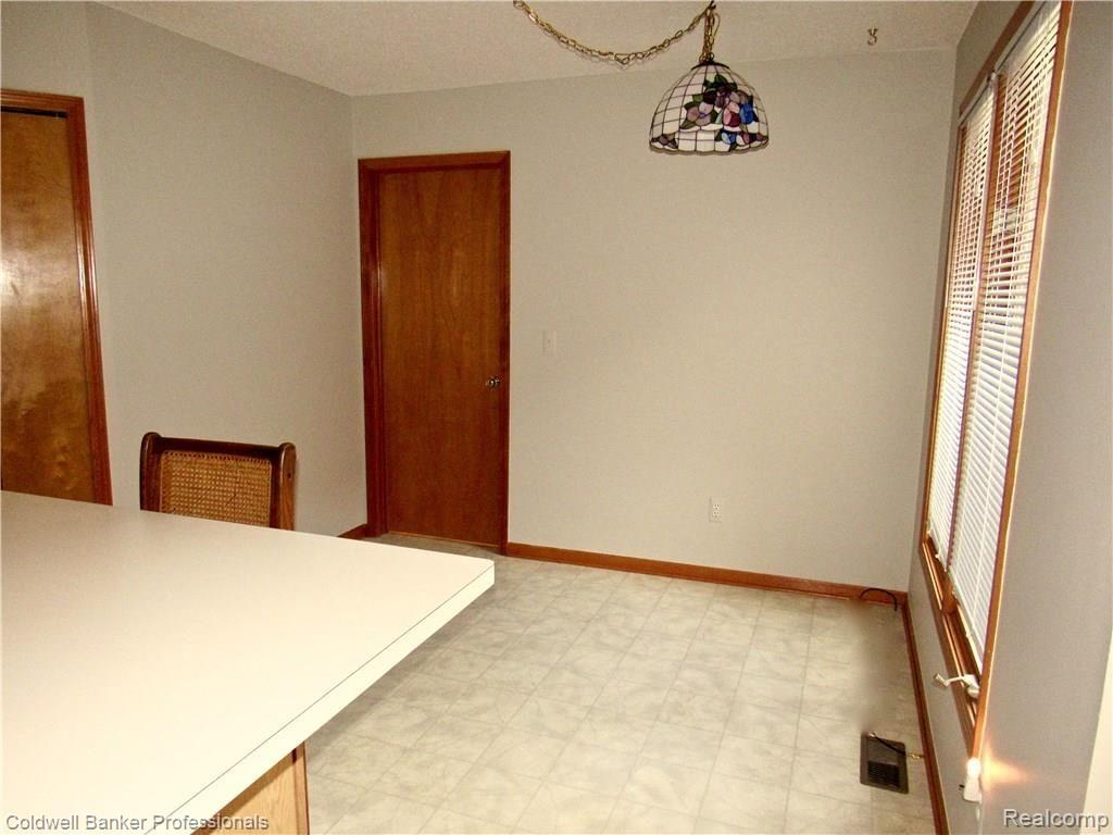 22330 River Ridge Trail Farmington Hills, MI 48335 - Photo 19 of 35