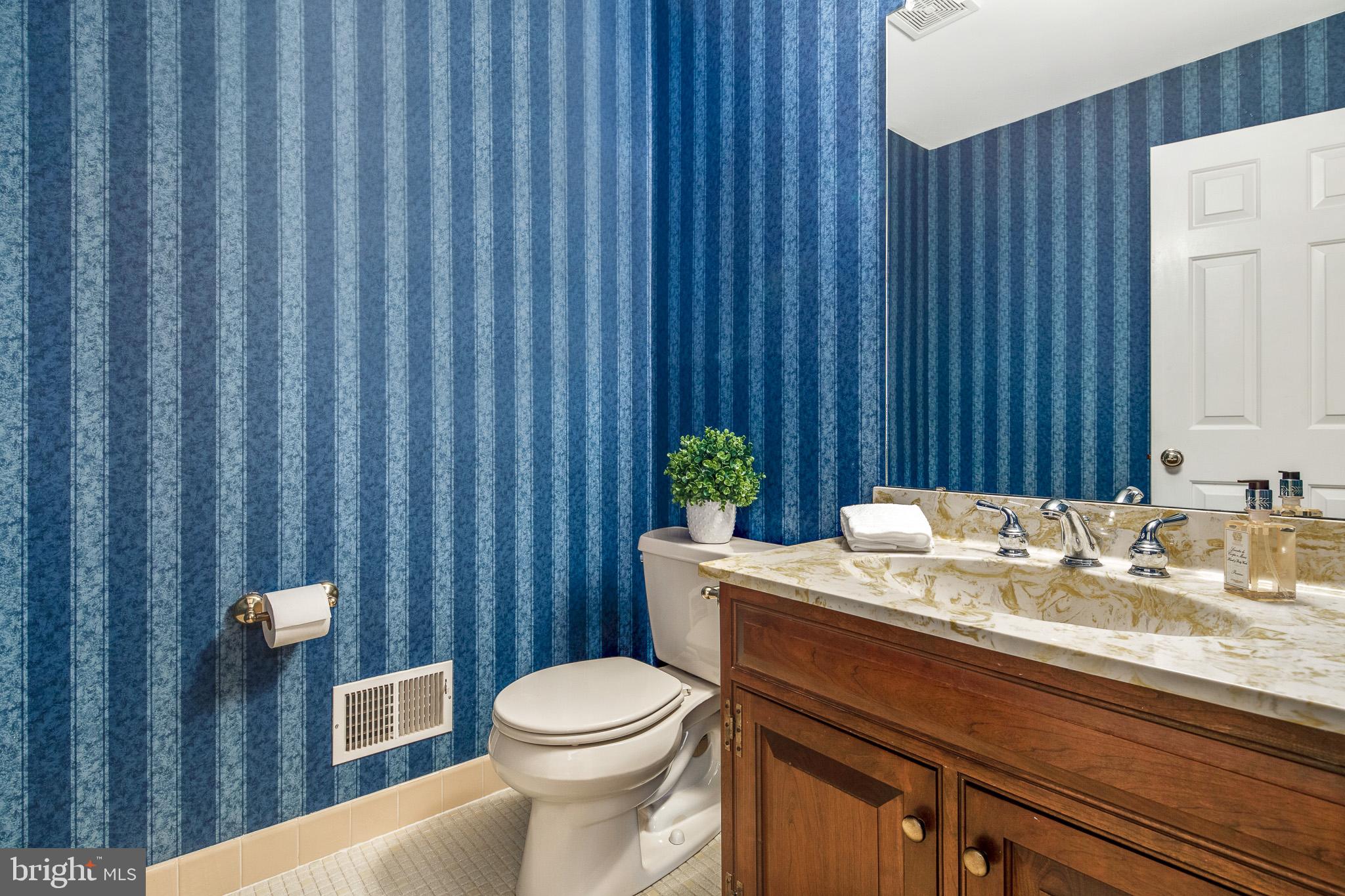 711 Burnley Road Wilmington, DE 19803 - Photo 20 of 31 Powder Room