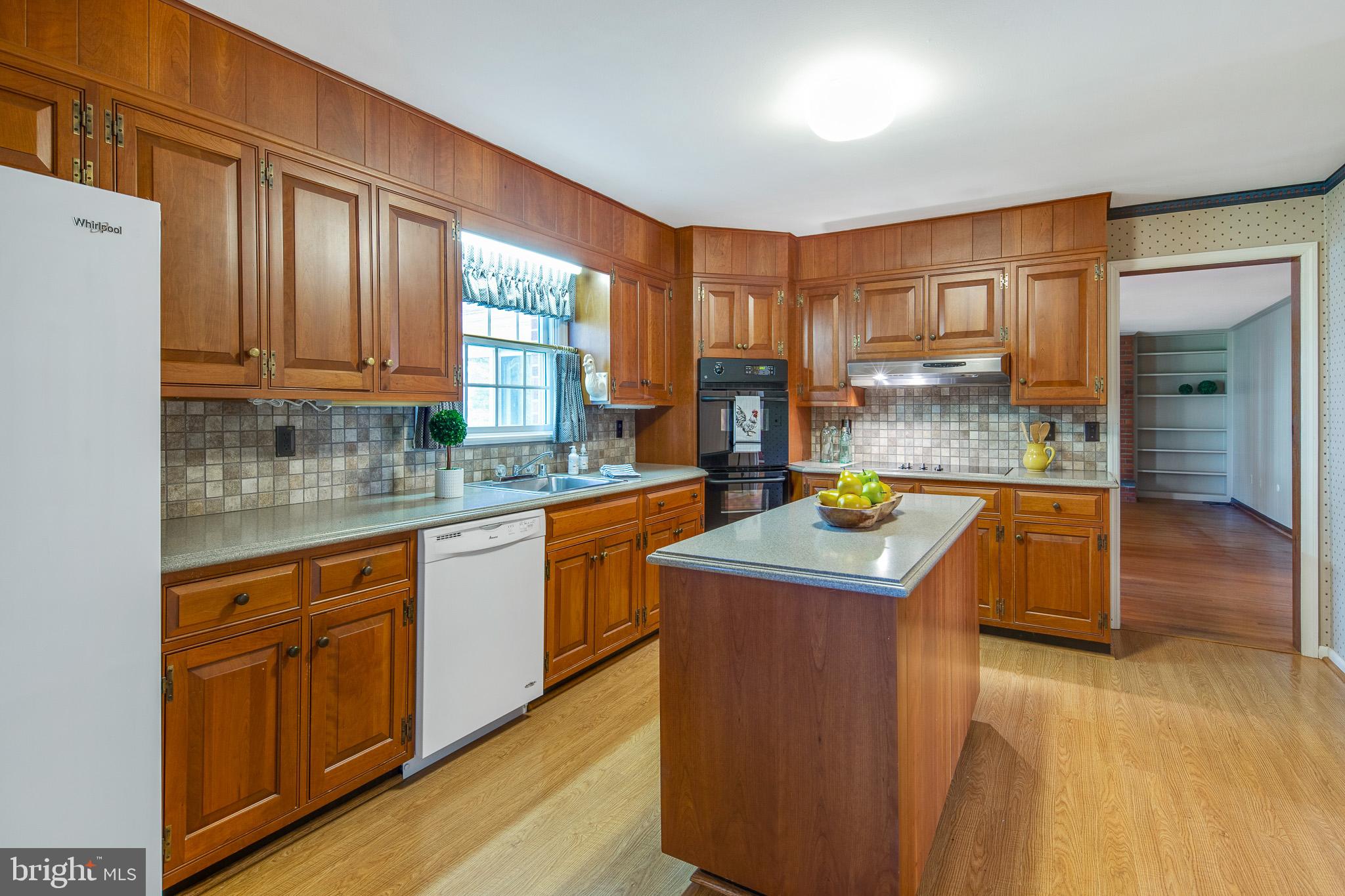 711 Burnley Road Wilmington, DE 19803 - Photo 10 of 31 Updated Kitchen