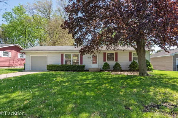 $2,600 | 146 Mohawk Drive, Carol Stream, IL 60188