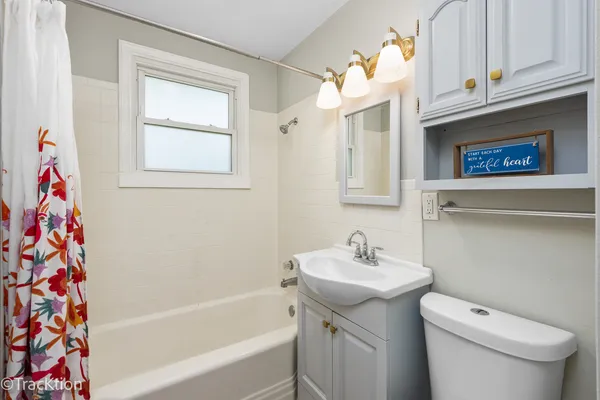 $2,600 | 146 Mohawk Drive, Carol Stream, IL 60188