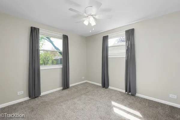 $2,600 | 146 Mohawk Drive, Carol Stream, IL 60188