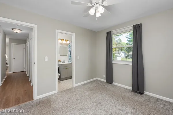 $2,600 | 146 Mohawk Drive, Carol Stream, IL 60188