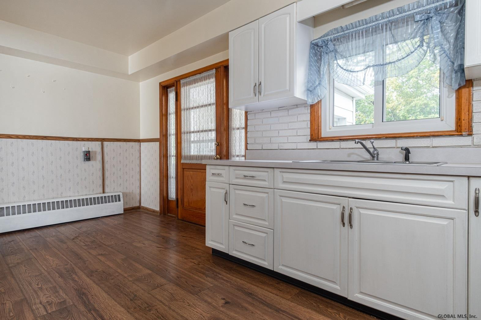 2151-2153 Lenox Road Schenectady, NY 12308 - Photo 13 of 42 Photo 13