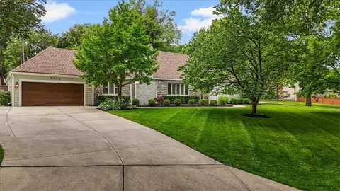 $1,250,000 | 5726 Howe Drive, Fairway, KS 66205