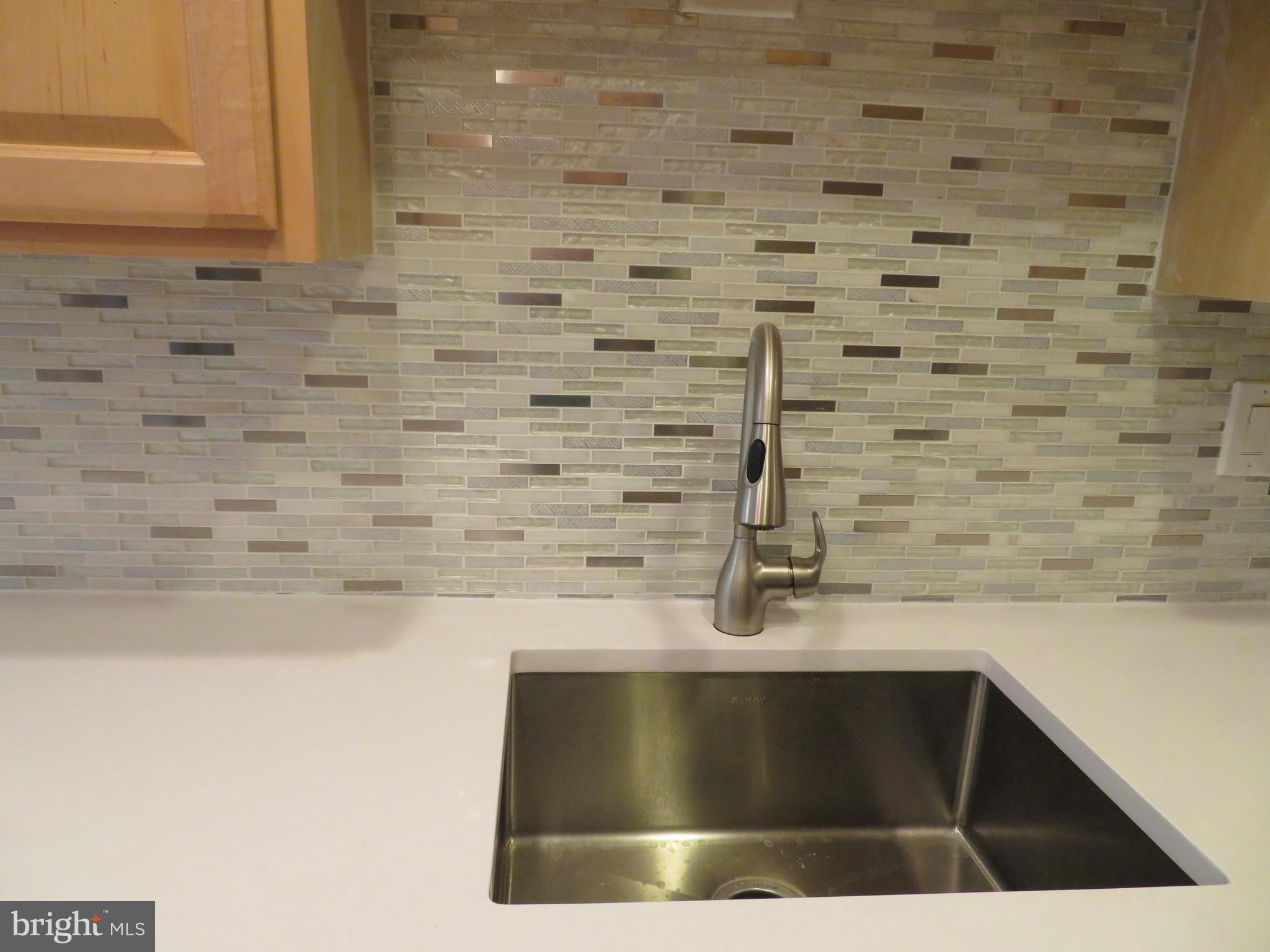 11236 Chestnut Grove Square, Unit 261 Reston, VA 20190 - Photo 15 of 30 a view of outdoor space