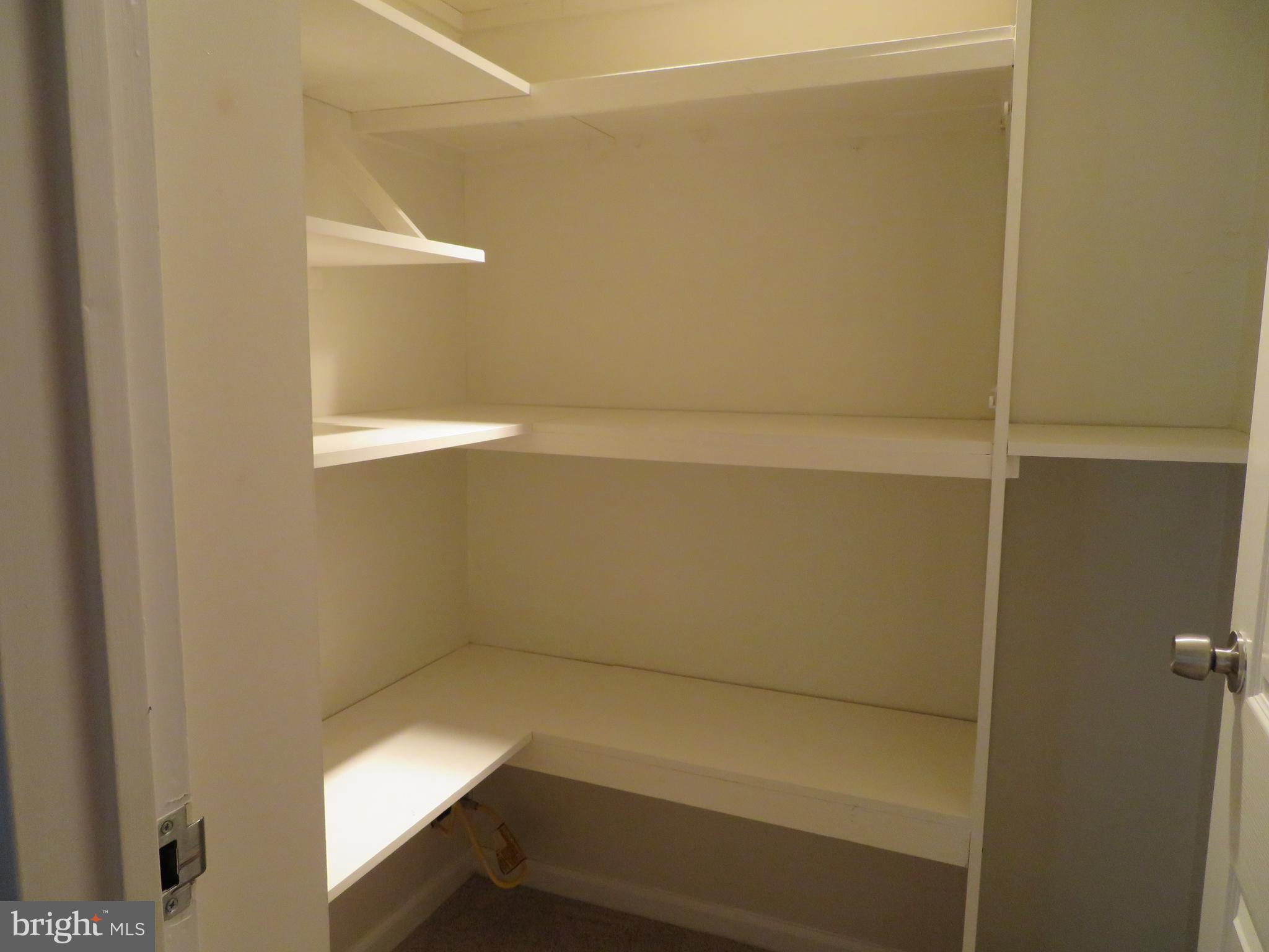 11236 Chestnut Grove Square, Unit 261 Reston, VA 20190 - Photo 19 of 30 a view of small space