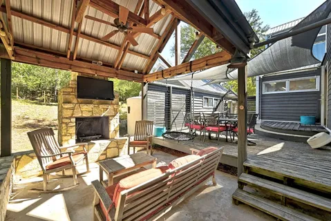 $849,900 | 2818 Saratoga Drive, Austin, TX 78733