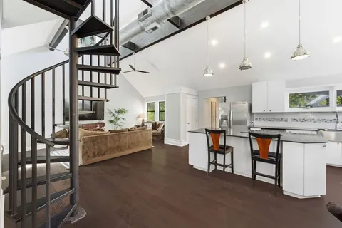 $849,900 | 2818 Saratoga Drive, Austin, TX 78733