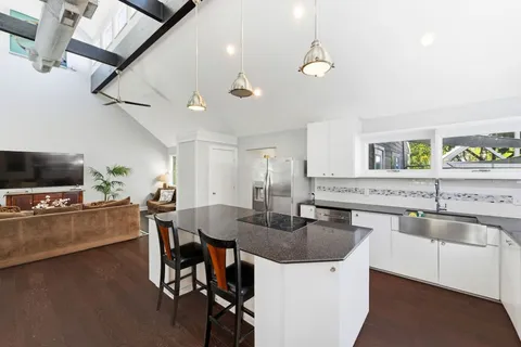 $849,900 | 2818 Saratoga Drive, Austin, TX 78733