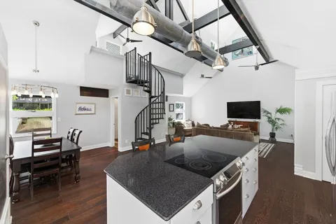 $849,900 | 2818 Saratoga Drive, Austin, TX 78733