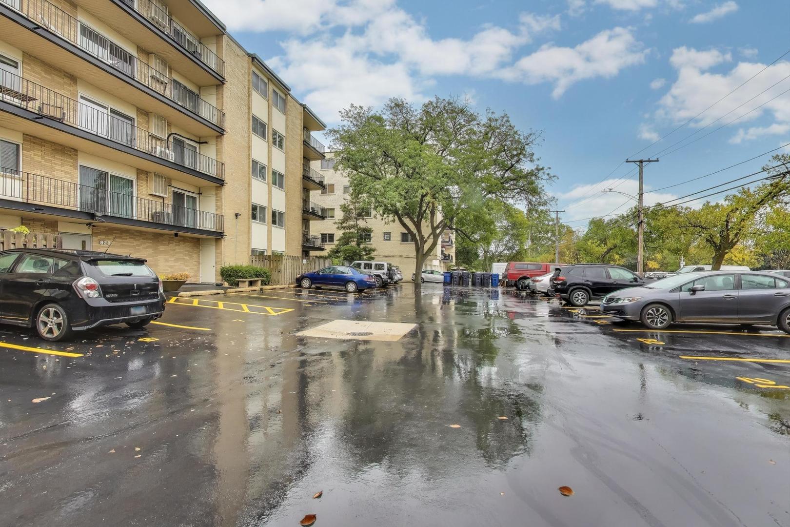 828 Oakton Street, Unit 5F Evanston, IL 60202 - Photo 35 of 37 a view of a lake view