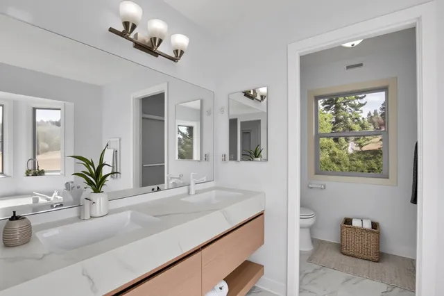 $1,095,000 | 6725 South Prairie View Lane, Spokane, WA 99223