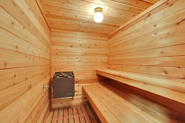 $1,095,000 | 6725 South Prairie View Lane, Spokane, WA 99223