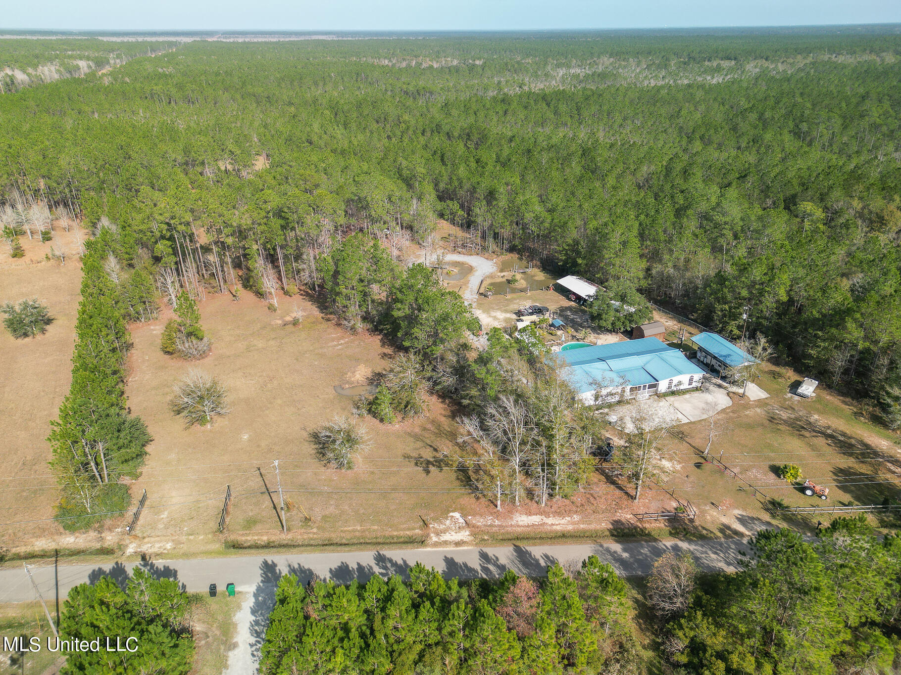 10020 Old Road Bay St. Louis, MS 39520 - Photo 5 of 29 10020 Lower Bay Road-49003-2