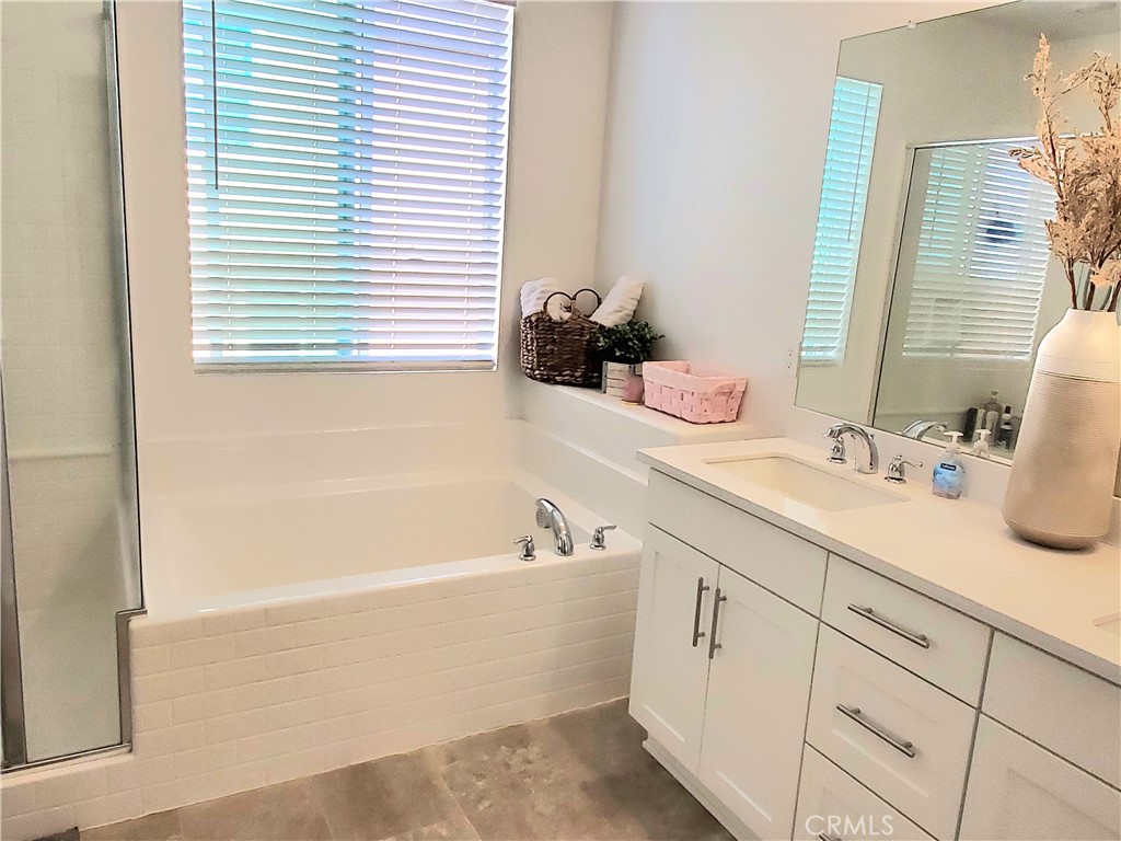 16229 Castello Lane, Unit 6 Fontana, CA 92336 - Photo 17 of 36 Soak your cares away