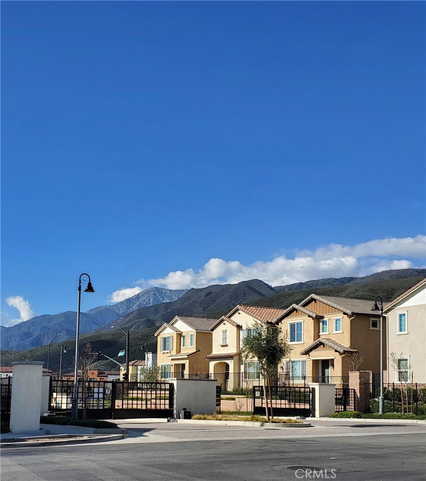 16229 Castello Lane, Unit 6 Fontana, CA 92336 - Photo 5 of 36 Gated Community