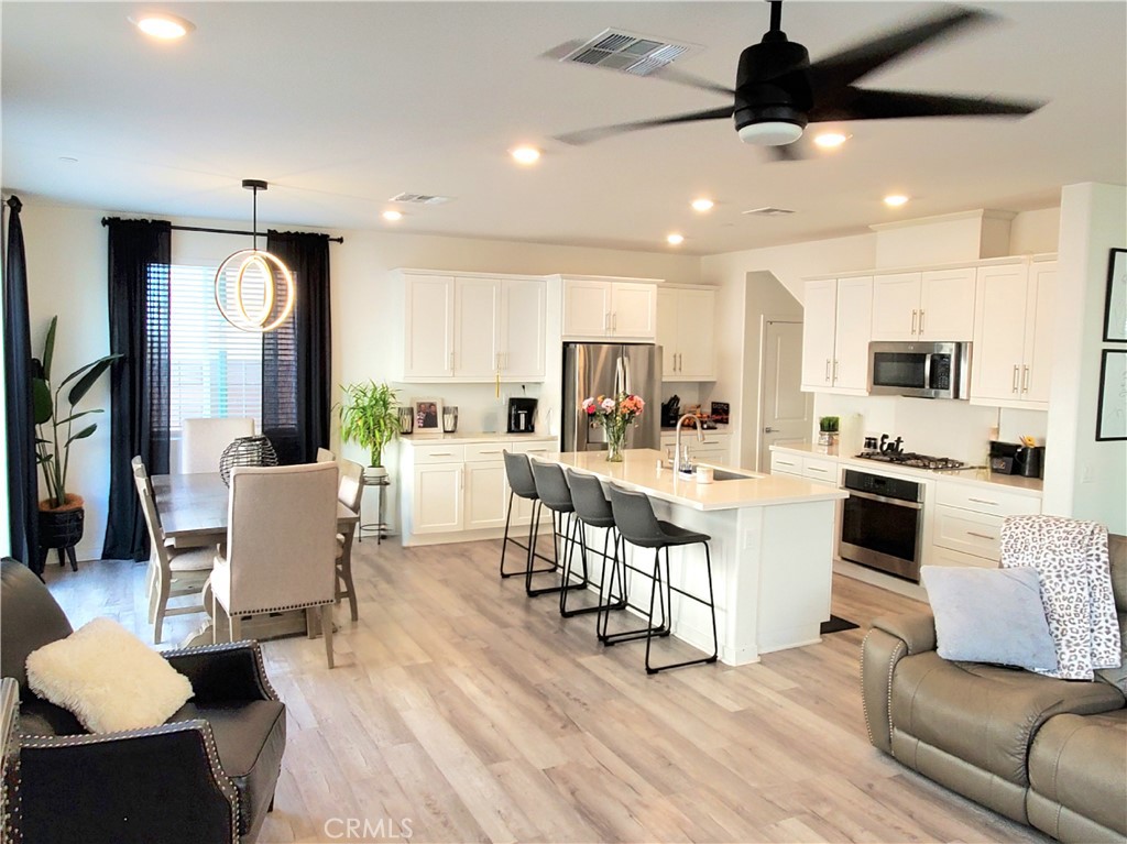 16229 Castello Lane, Unit 6 Fontana, CA 92336 - Photo 7 of 36