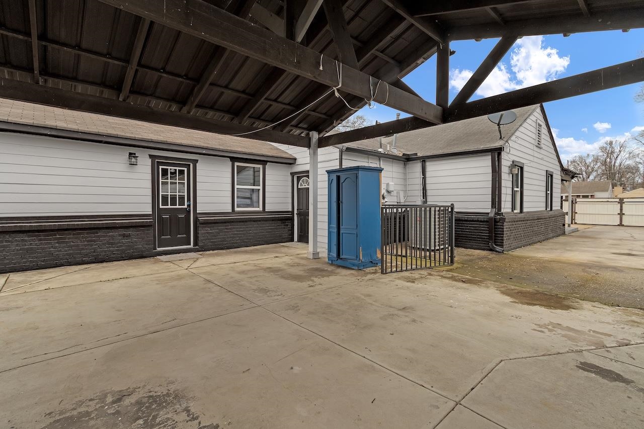 4251 Riviera Drive Memphis, TN 38108 - Photo 16 of 16 a view of garage